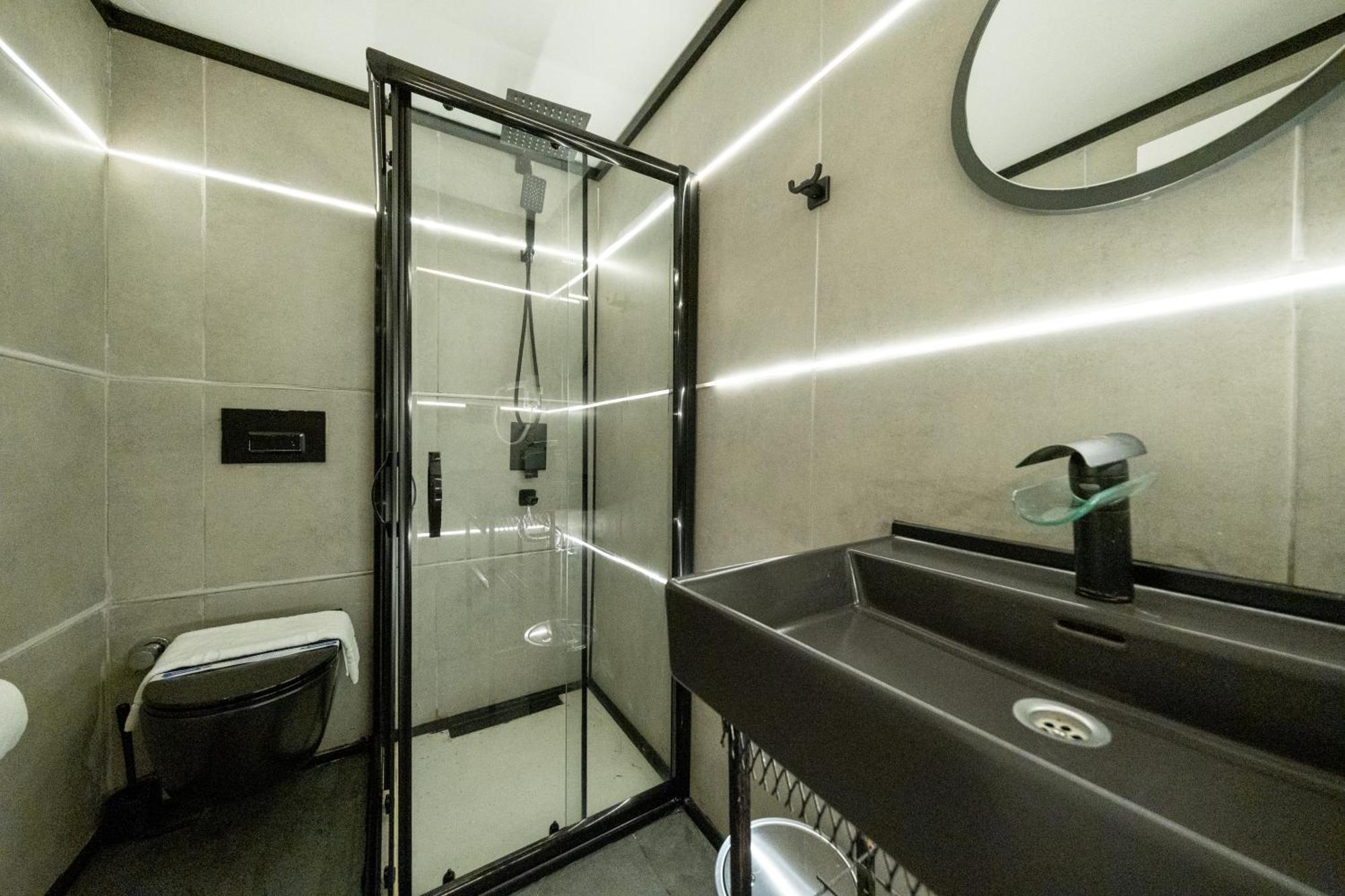 Hotel Suite By Frame Стамбул Экстерьер фото